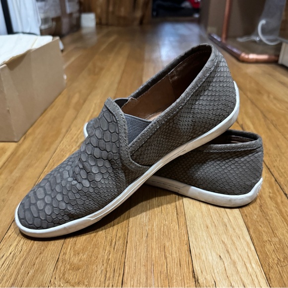Joie Kidmore Snake Print Size 6.5 Casual Slip-On Leather Sneakers - Picture 5 of 6